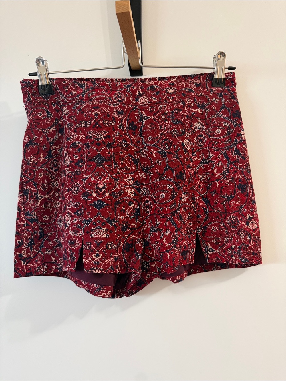 NWOT Tavik Red Floral-Patterned Women’s Shorts